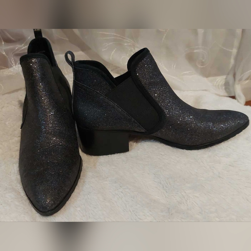 Donald J Pliner Darla Booties